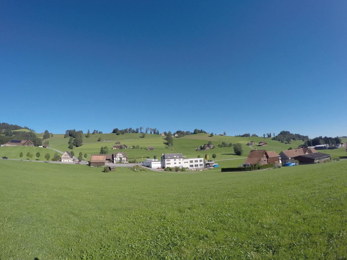 Hotel Garni Traube B&B Schwellbrunn Exterior foto